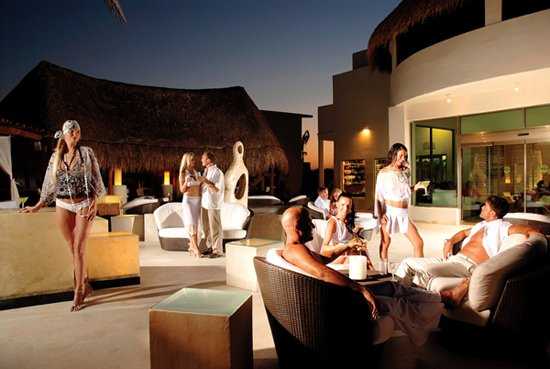 Melange Lobby Bar