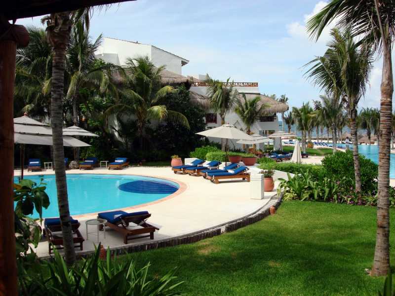 Upper pool at Ceiba del Mar