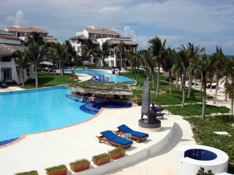 Pool at Ceiba del Mar